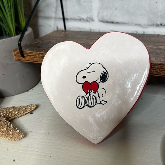 Peanuts Rae Dunn Ceramic Heart, Snoopy, Valentine’s Day - Picture 1 of 2